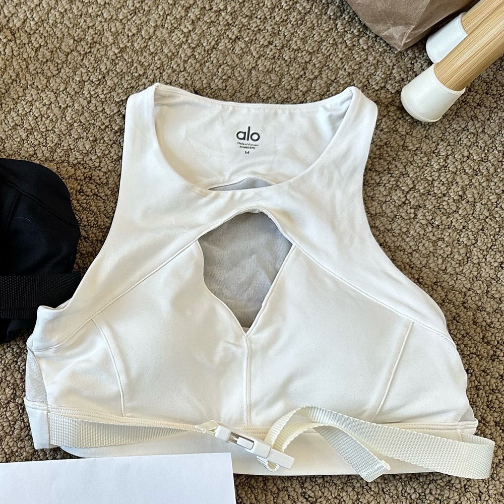 Alo Yoga Catch the Vibe Bra